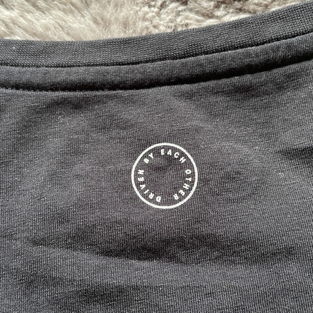 Mercedes AMG Petronas Scoop Neck Emblem T Shirt - Picture 5 of 8
